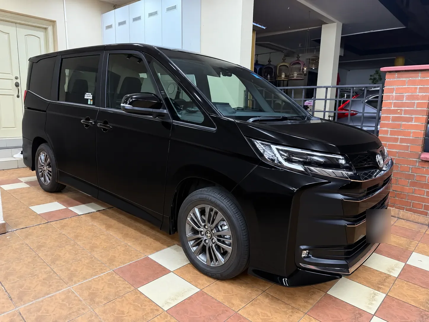 Toyota Noah private Singapore tour vehicle
